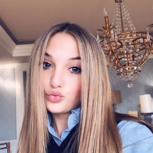 Meet your Posher, Caroline